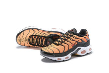 Load image into Gallery viewer, Nike Air Max 97 Sneaker Organe