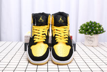 Load image into Gallery viewer, Nike Air Jordan 1OG Bred - Yellow
