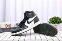 Load image into Gallery viewer, Nike Air Jordan 1OG Bred - Black