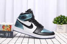 Load image into Gallery viewer, Nike Air Jordan 1OG Bred