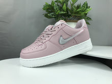 Load image into Gallery viewer, NIKE AIR FORCE 1 AF1