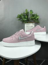 Load image into Gallery viewer, NIKE AIR FORCE 1 AF1