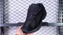 Load image into Gallery viewer, Adidas YEEZY700 Originals Sneaker - Black
