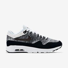 Load image into Gallery viewer, Nike Air Max Sneaker