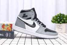 Load image into Gallery viewer, Nike Air Jordan 1OG Bred