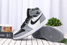 Load image into Gallery viewer, Nike Air Jordan 1OG Bred