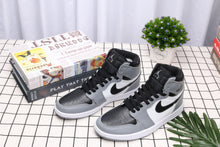 Load image into Gallery viewer, Nike Air Jordan 1OG Bred