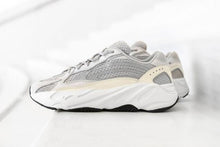 Load image into Gallery viewer, Adidas Yeezy Boost 700 V2 White