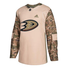 Load image into Gallery viewer, Anaheim Ducks adidas Veterans Day Practice Jersey - Camo