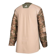 Load image into Gallery viewer, Detroit Red Wings adidas Veterans Day Practice Jersey - Camo